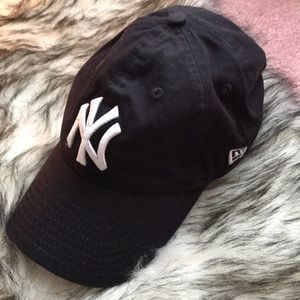 NY Yankees hat (women’s)